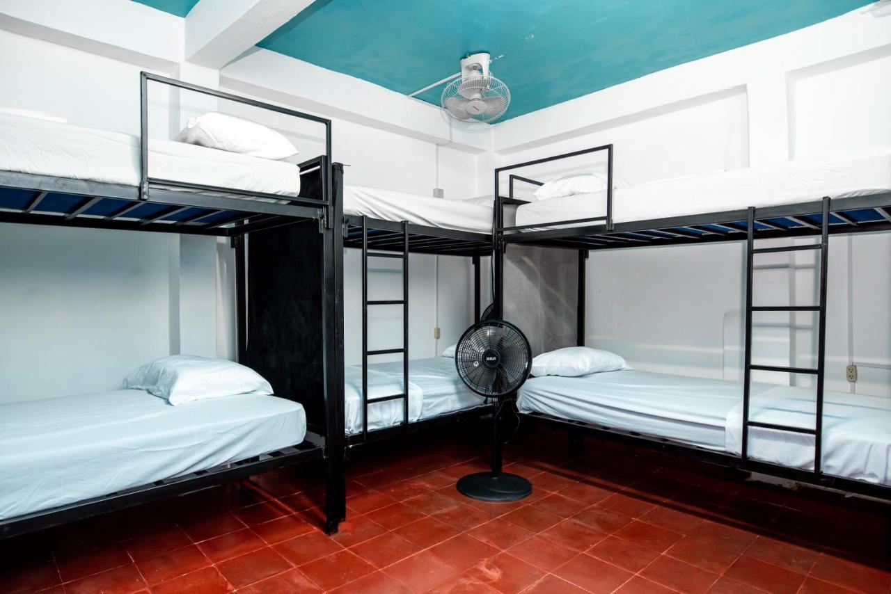 Hostal Victoria Granada Exterior photo